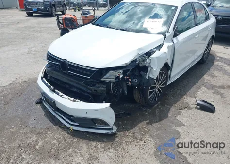 2016 Volkswagen Jetta 1.8T Sport из США, поврежденный, VIN 3VWD17AJ5GM342014